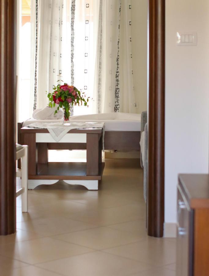 Apartments Vila Roboci Sarande Exterior photo